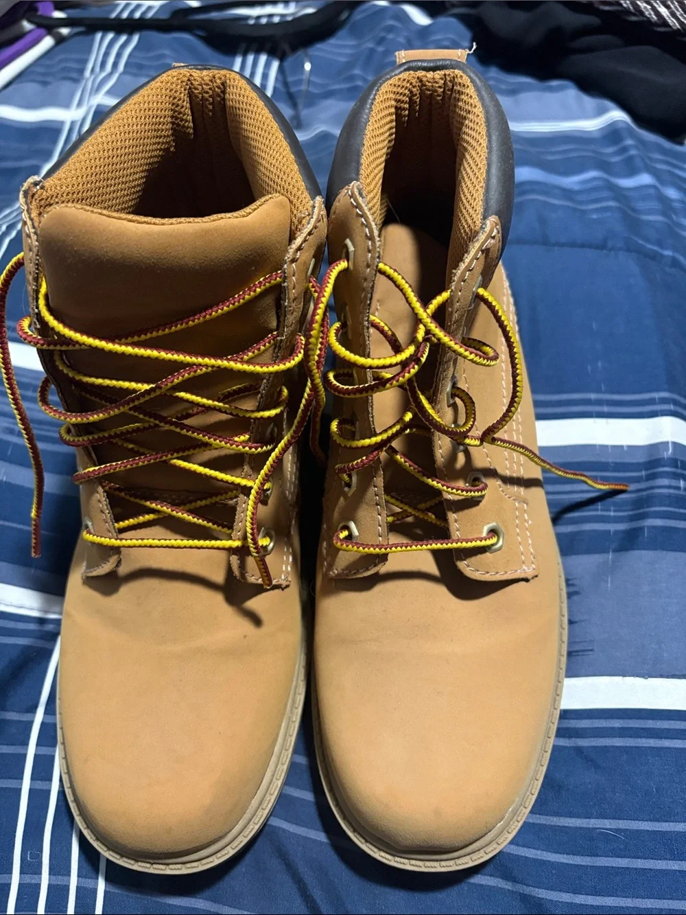 Men's Work-Style Tan Boots with Contrast Laces
